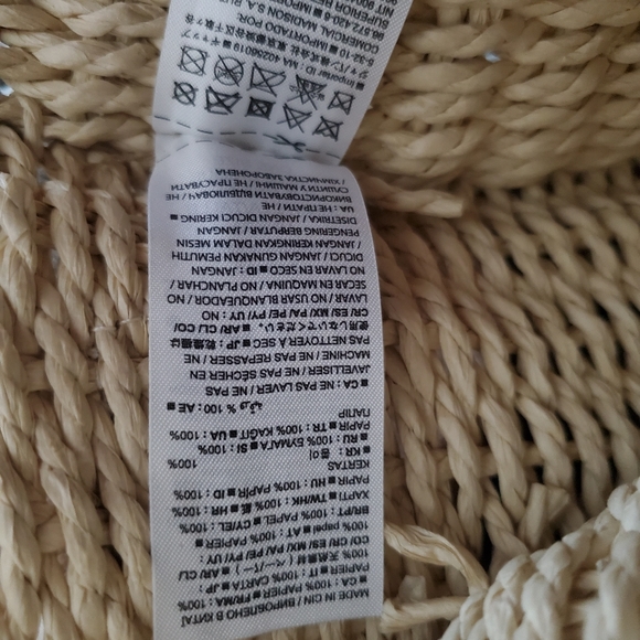 *SOLD* Gap natural straw circle bag - Picture 14 of 15